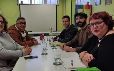 Representantes d’Aína y Verdes Equo Asturies comparten espaciu de diálogu en La Llegra