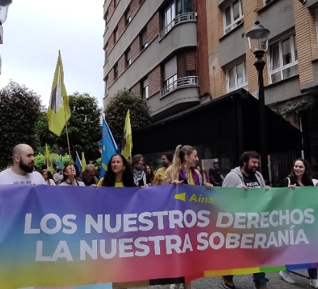 Acudimos a la manifestacion pol Arguyu LGTBIQ+ convocada por XEGA en Xixón